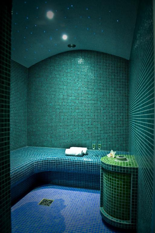 Metropolispa Пйотркув-Трибунальський Екстер'єр фото